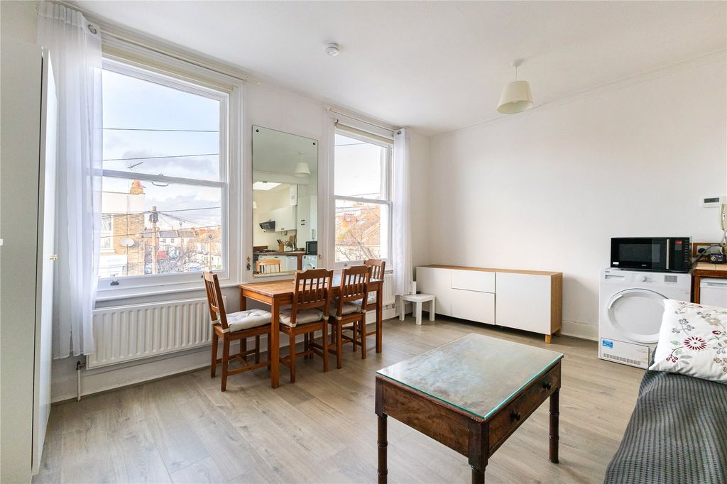 Property photo 2 of 9 Picture No. 16