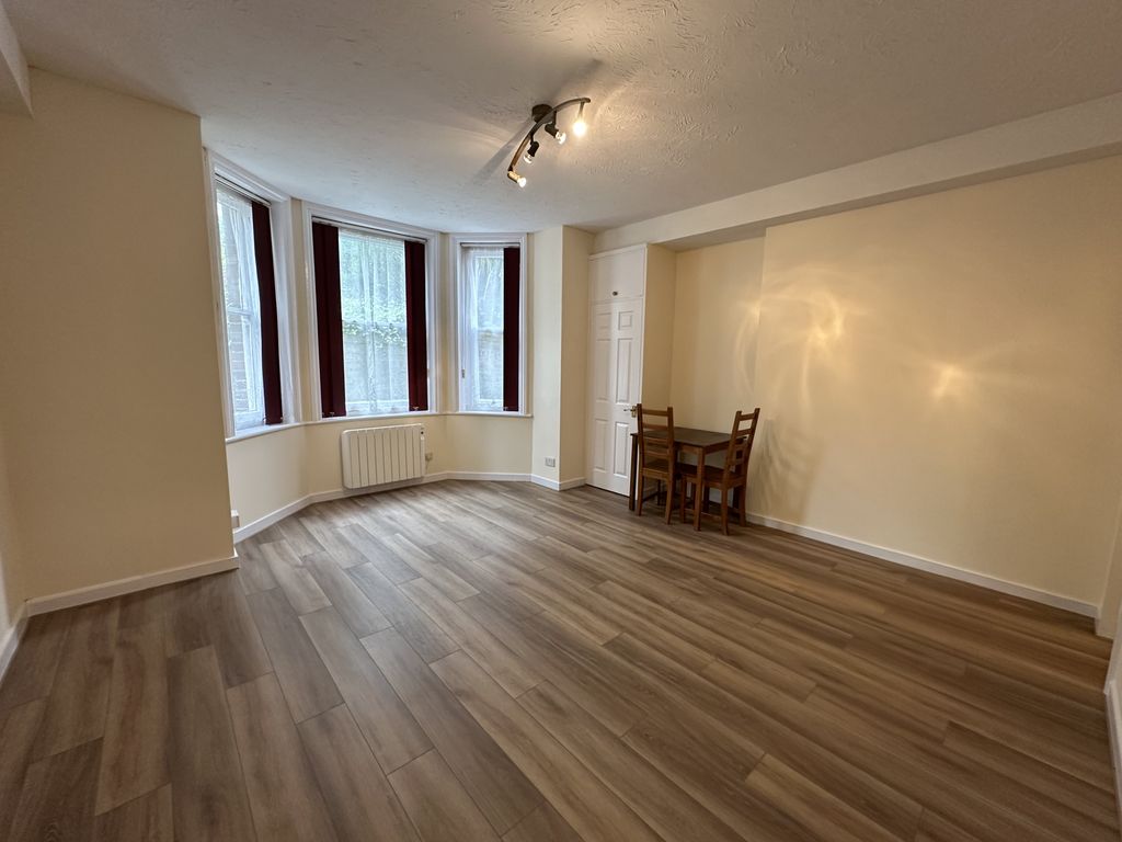 Property photo 3 of 6 Img_3411