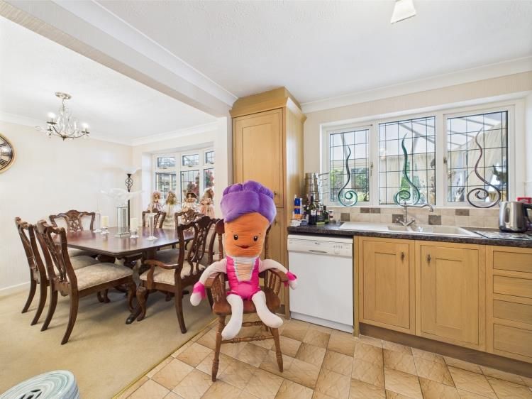 Property photo 1 of 33