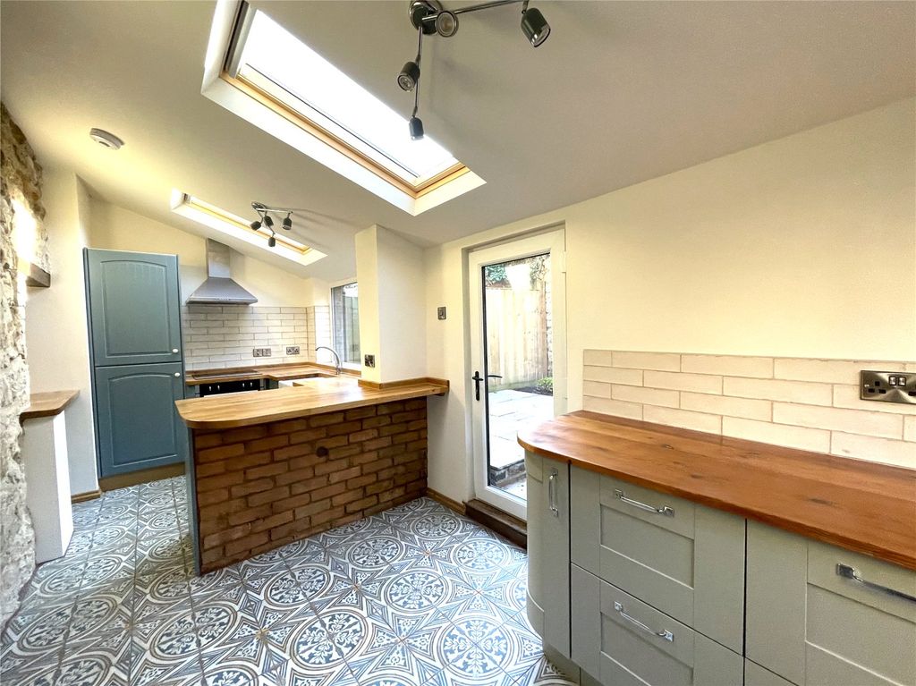 Property photo 3 of 13 Picture No. 12