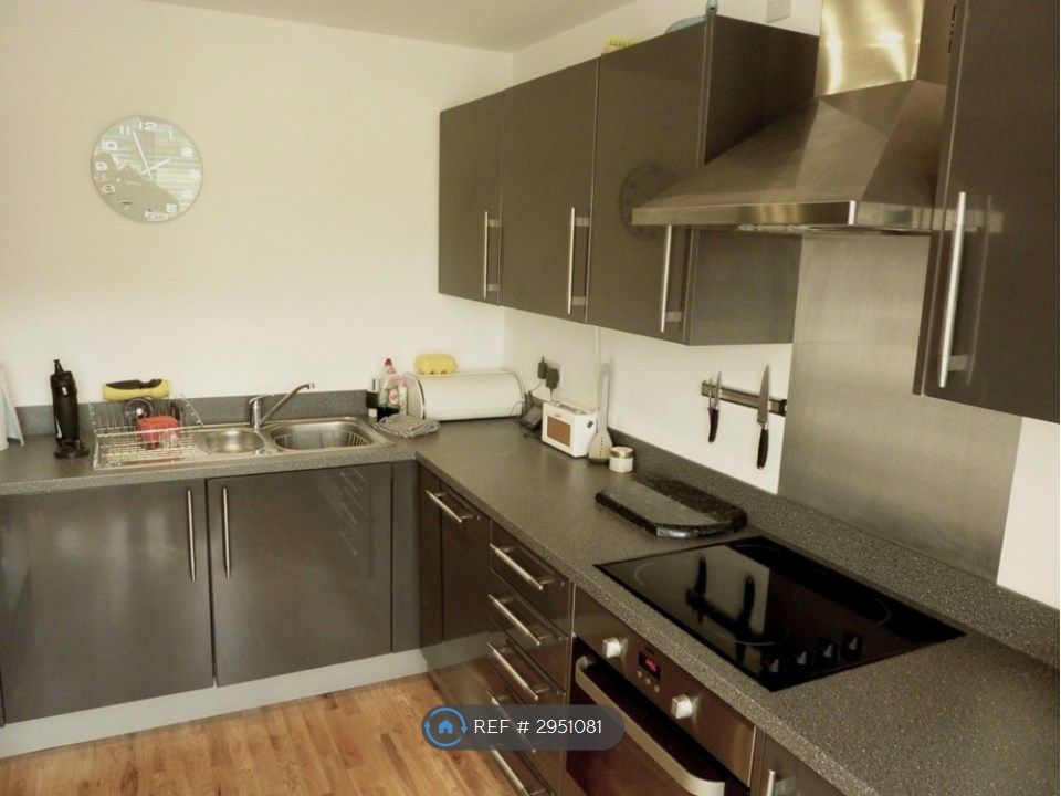 Property photo 2 of 7 Kitchen