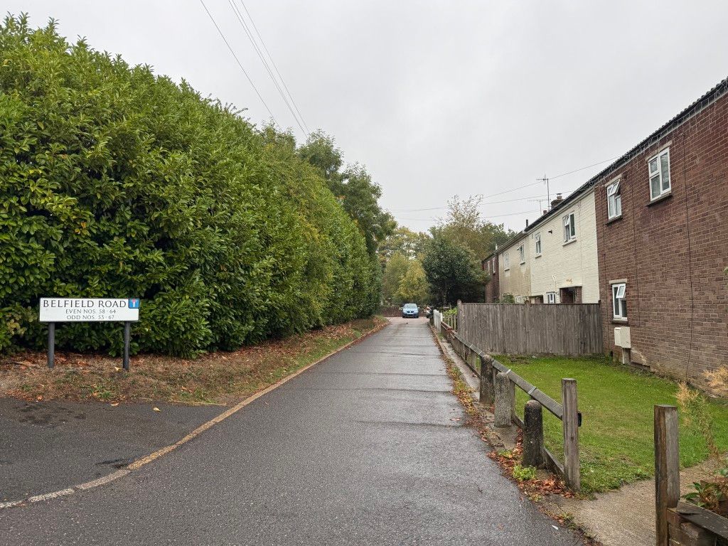 Property photo 2 of 13 Road To House In Need Of Modernisation