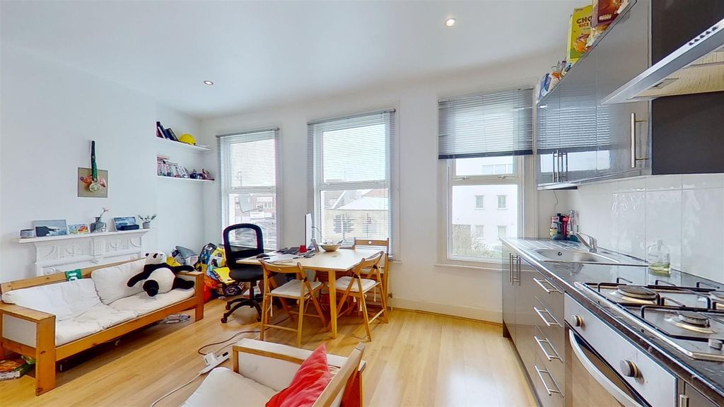 Property photo 2 of 11 Merton-Road-Southfields-Sw18-02182021_200457.Jpg