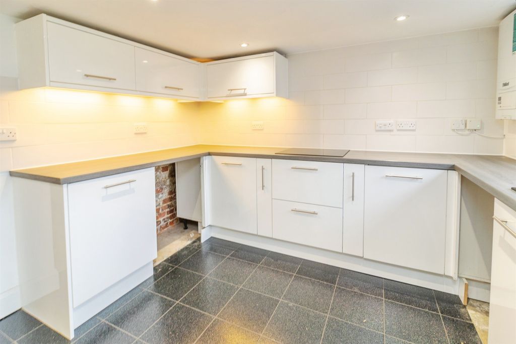 Property photo 3 of 43