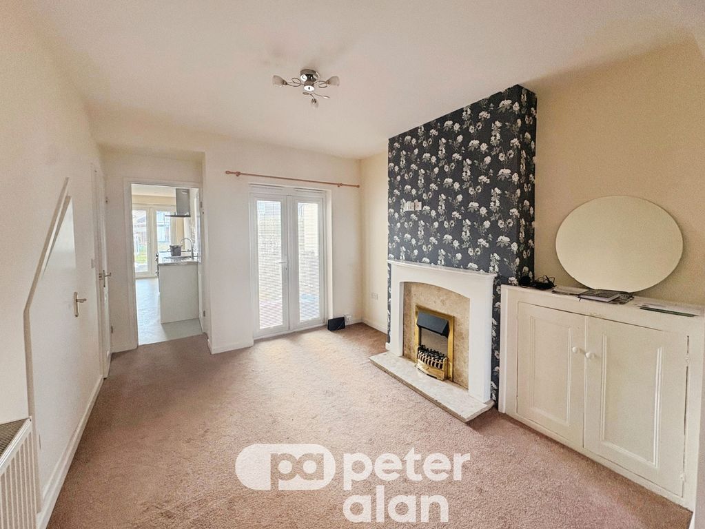 Property photo 2 of 11 Living