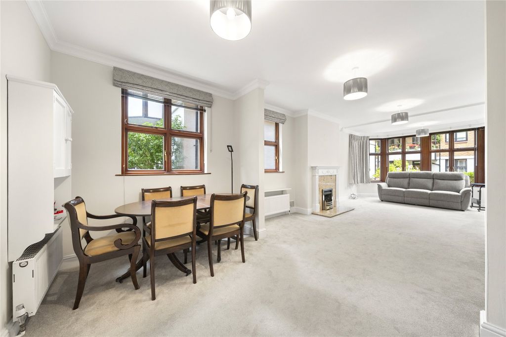 Property photo 3 of 9 Dining Room
