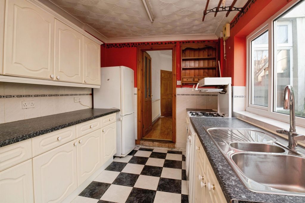 Property photo 2 of 18