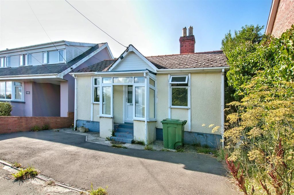 Property photo 1 of 17 Front