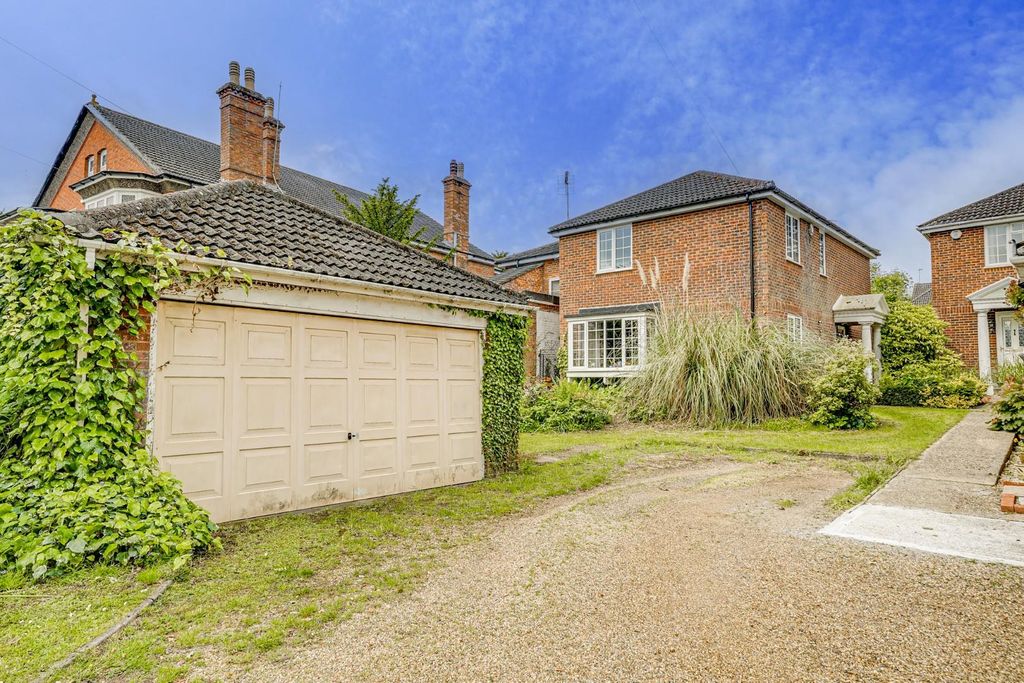 Property photo 1 of 20