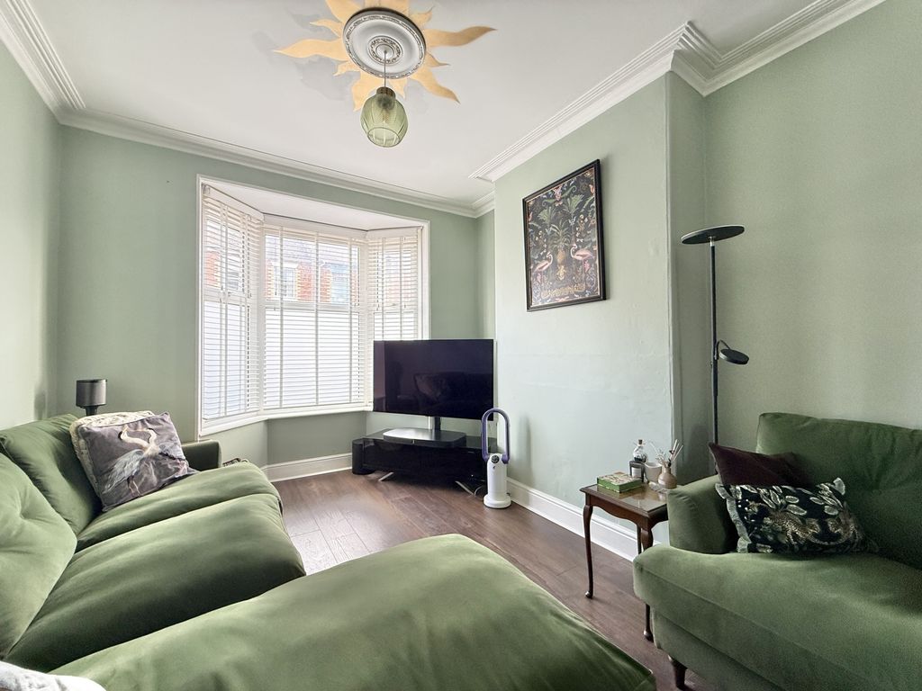 Property photo 2 of 17 Photo 5