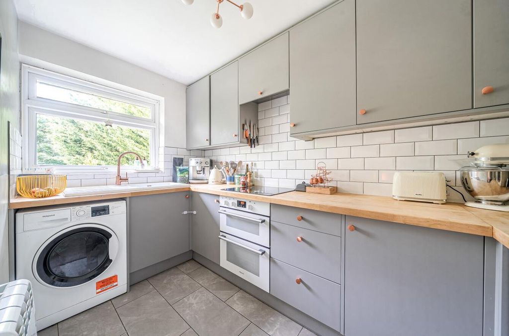 Property photo 3 of 14 1302279-13-68469A763F326.Jpg