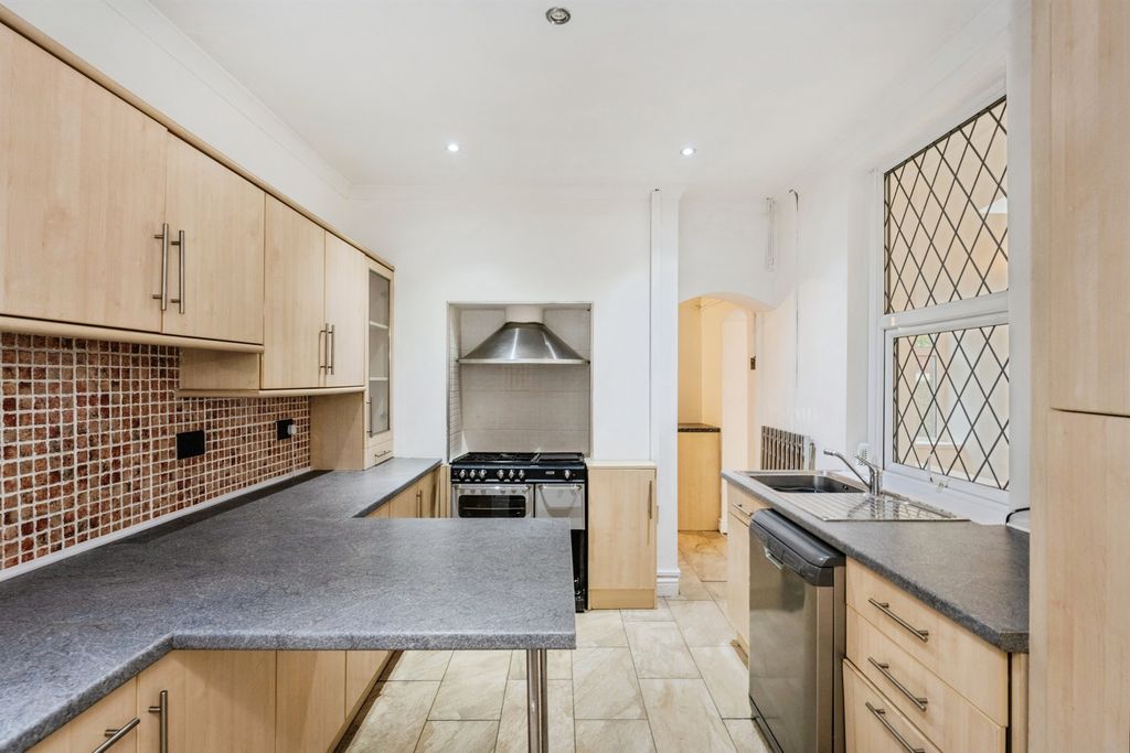 Property photo 3 of 17