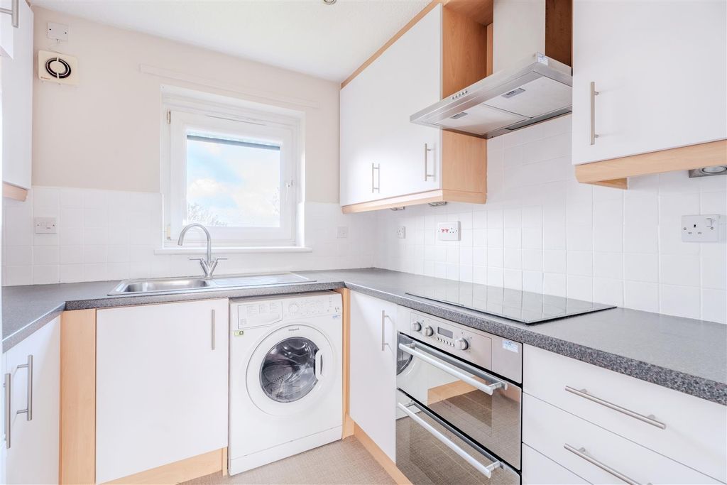 Additional image 7 of 2 bed flat to rentCaird Gardens, Hamilton ML3