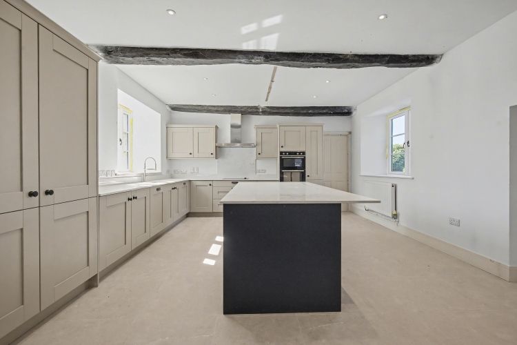 Property photo 3 of 16 327255