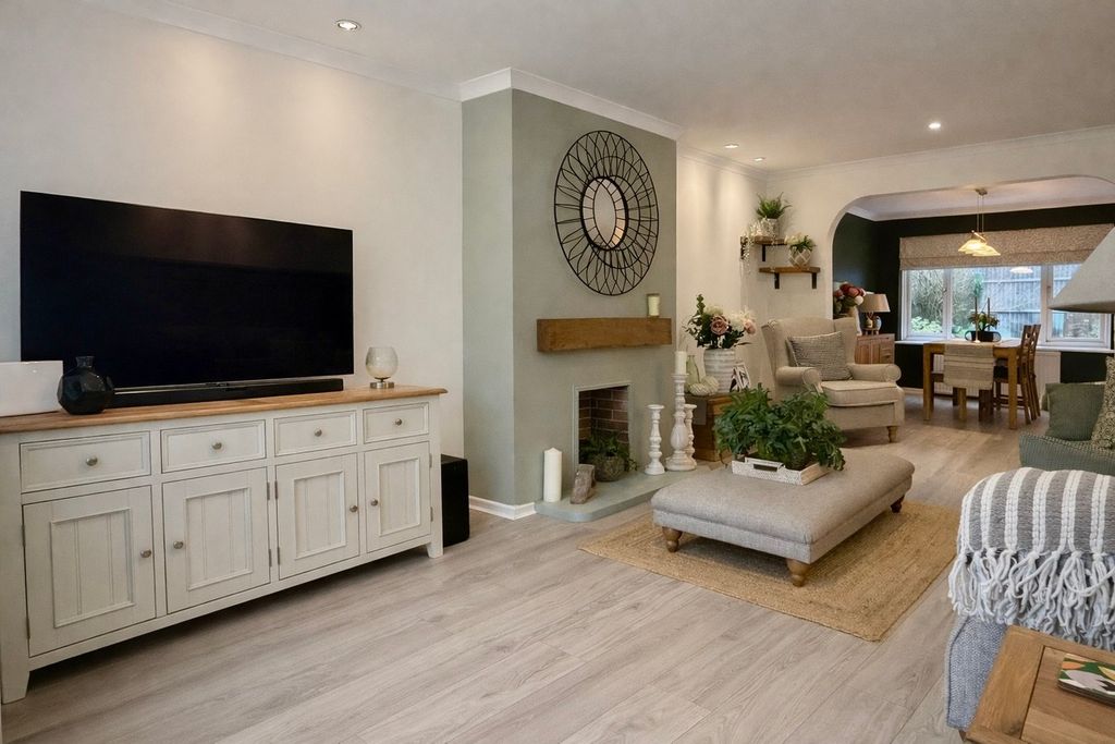 Property photo 3 of 25