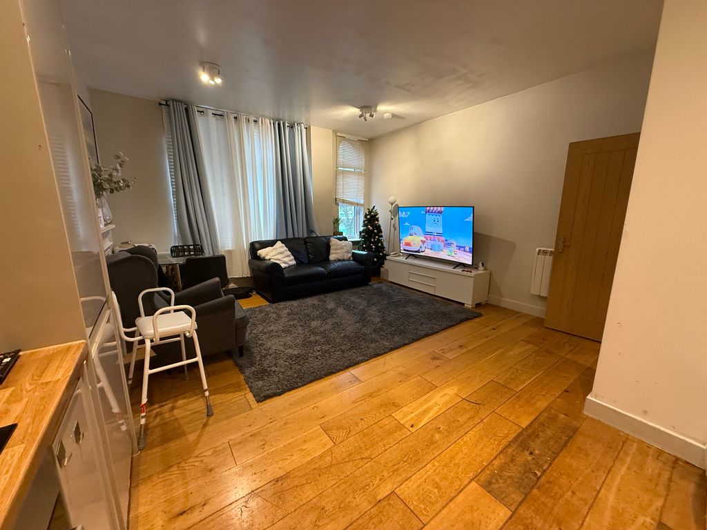 Property photo 1 of 5