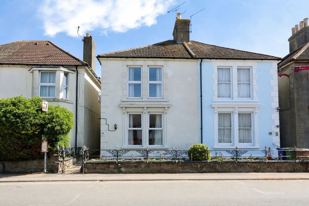 Property photo 2 of 17