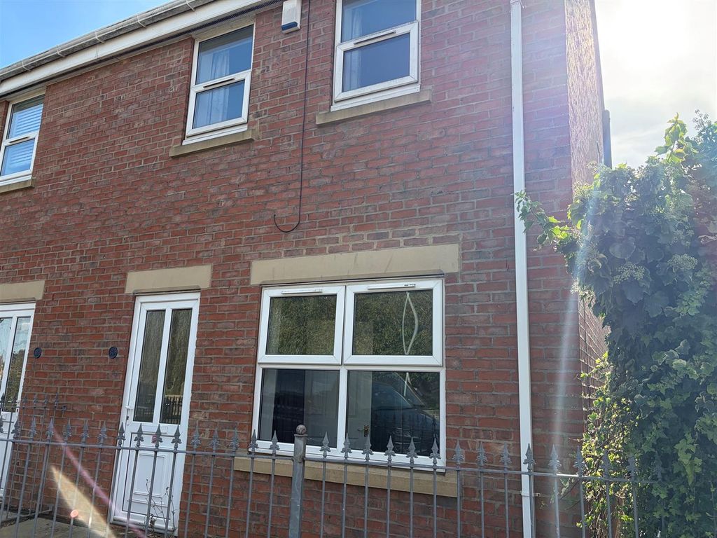 Property photo 1 of 10 Front House.Jpg