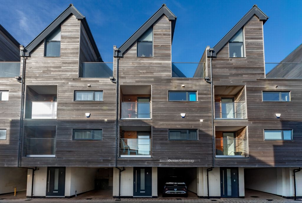 Property photo 1 of 24 Front