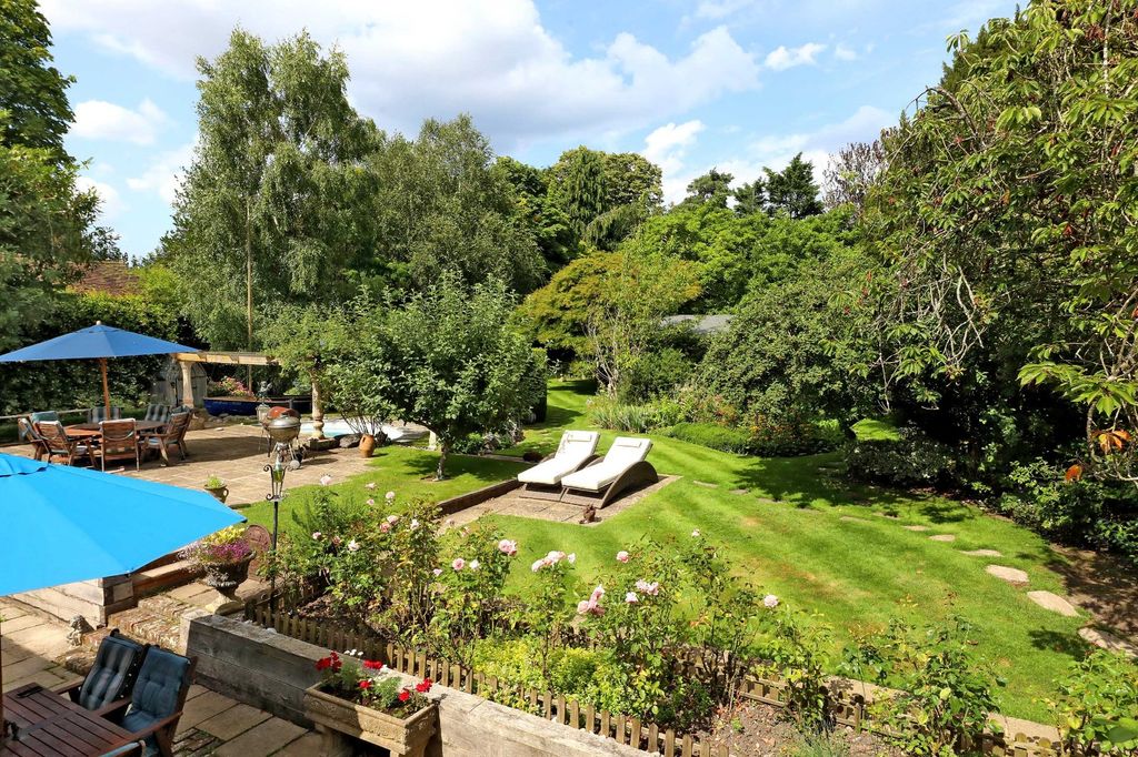 Property photo 2 of 32 Garden