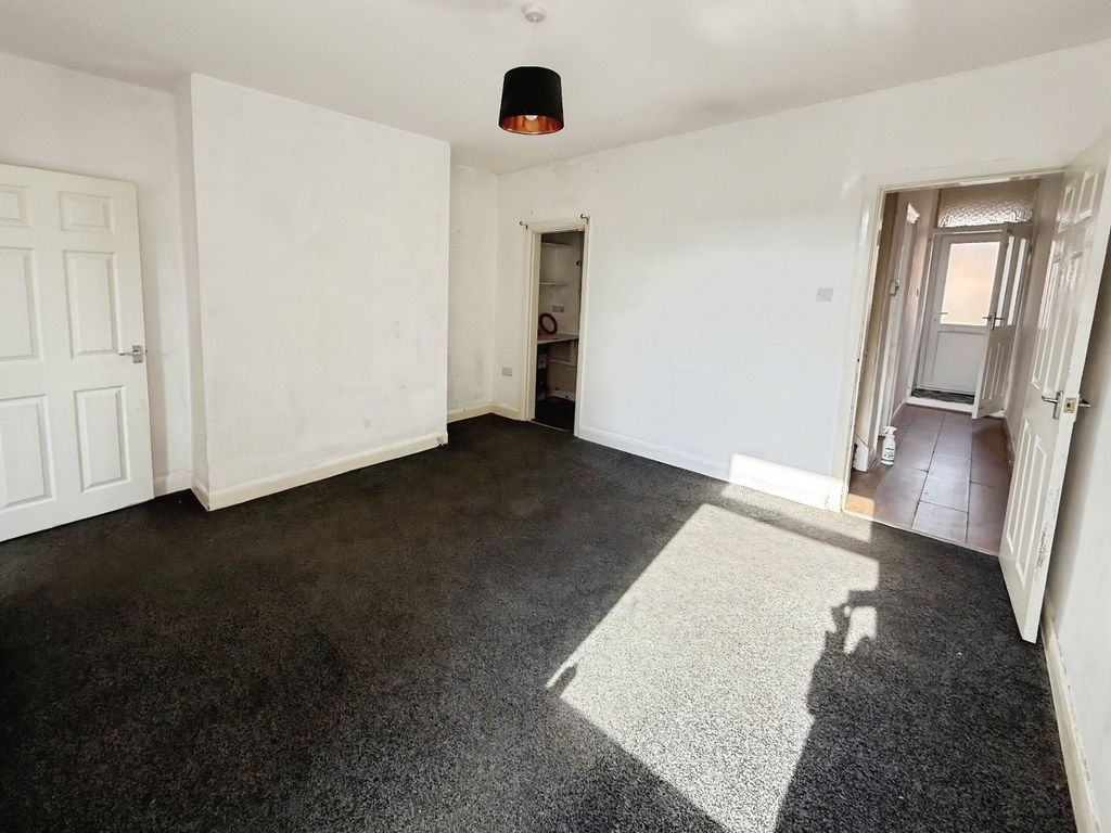 Property photo 2 of 16 Dining Room