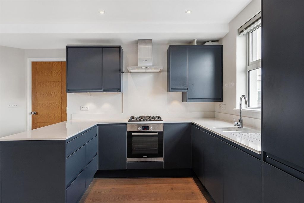 Property photo 2 of 12 c22A89E0-B19B-481E-B577-3F749292B5c3-2000.Jpg
