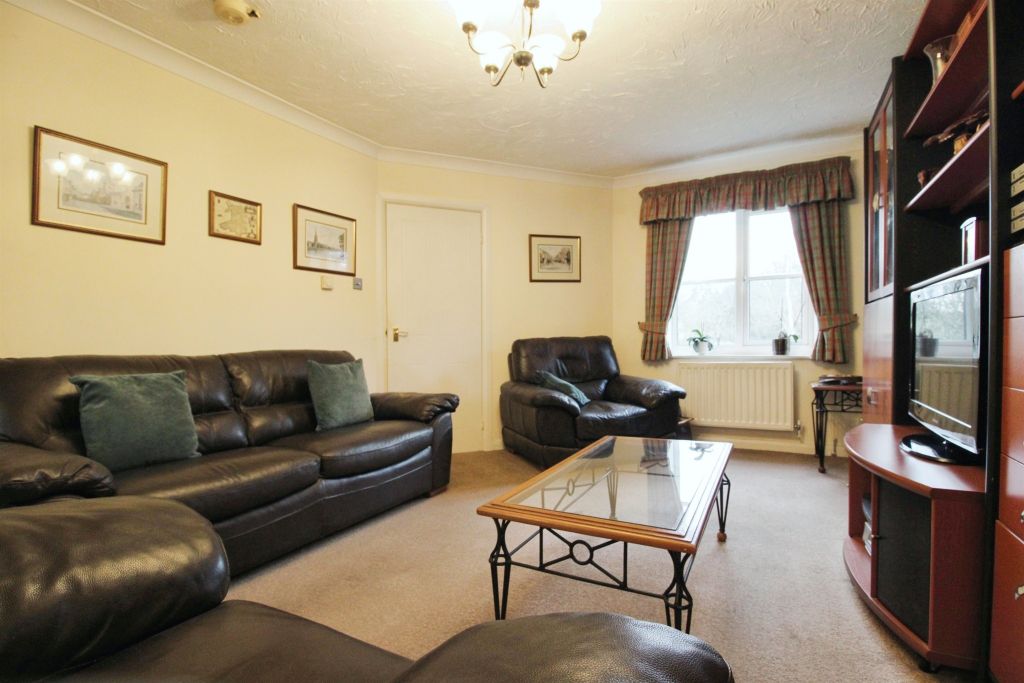 Property photo 3 of 28