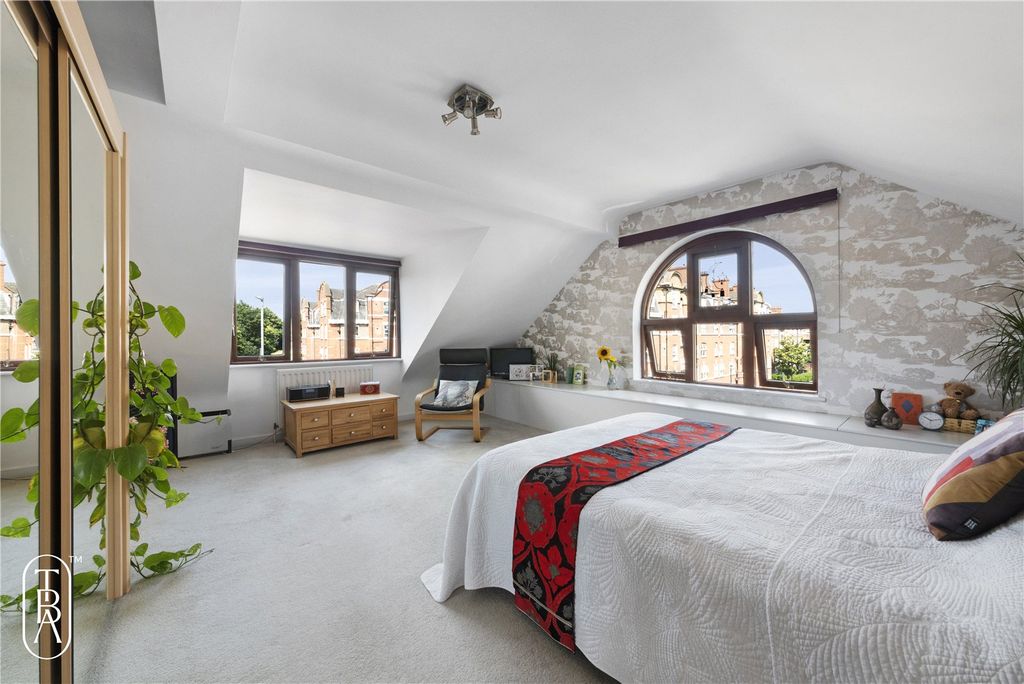 Property photo 3 of 22 Picture No. 01