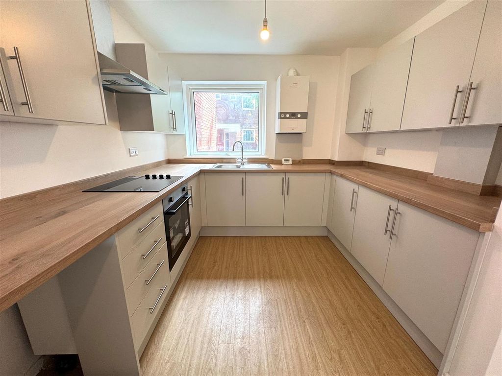 Property photo 2 of 15 Kitchen