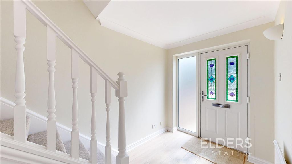 Property photo 2 of 15 Entrance Hall