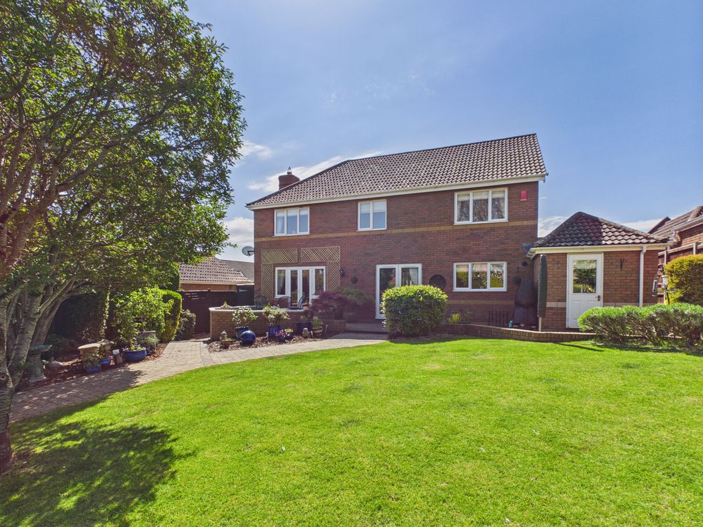 Property photo 2 of 32