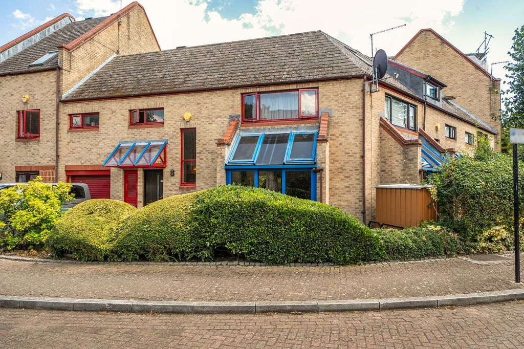 Property photo 1 of 24