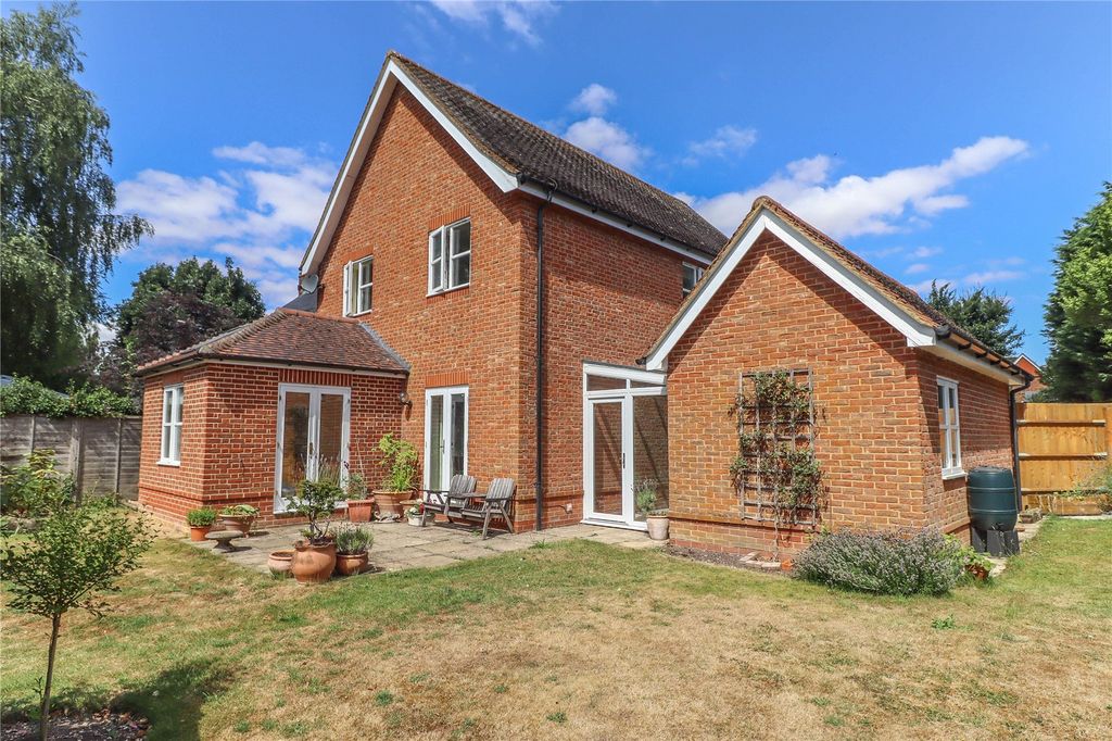 Property photo 2 of 17 Picture No. 16