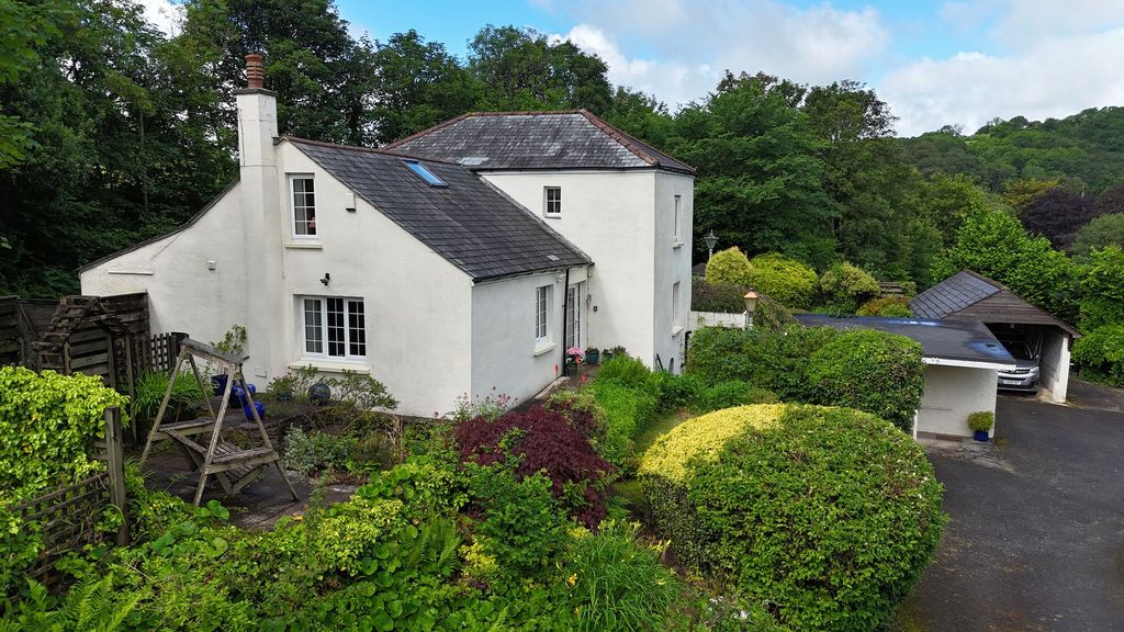 Property photo 2 of 18