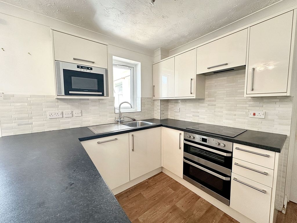 Property photo 3 of 16