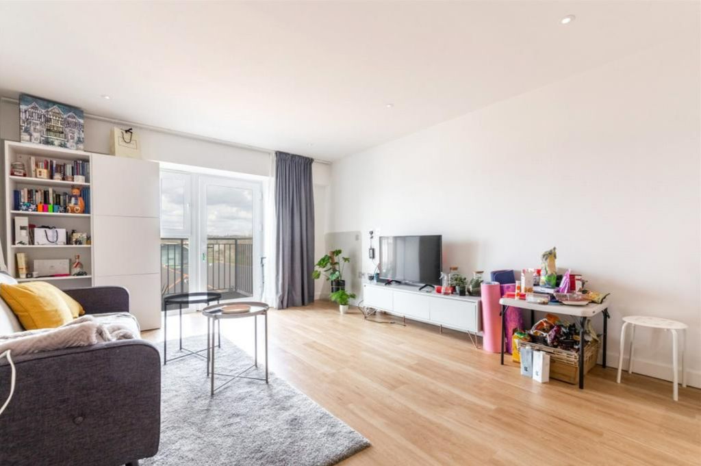 Property photo 1 of 18