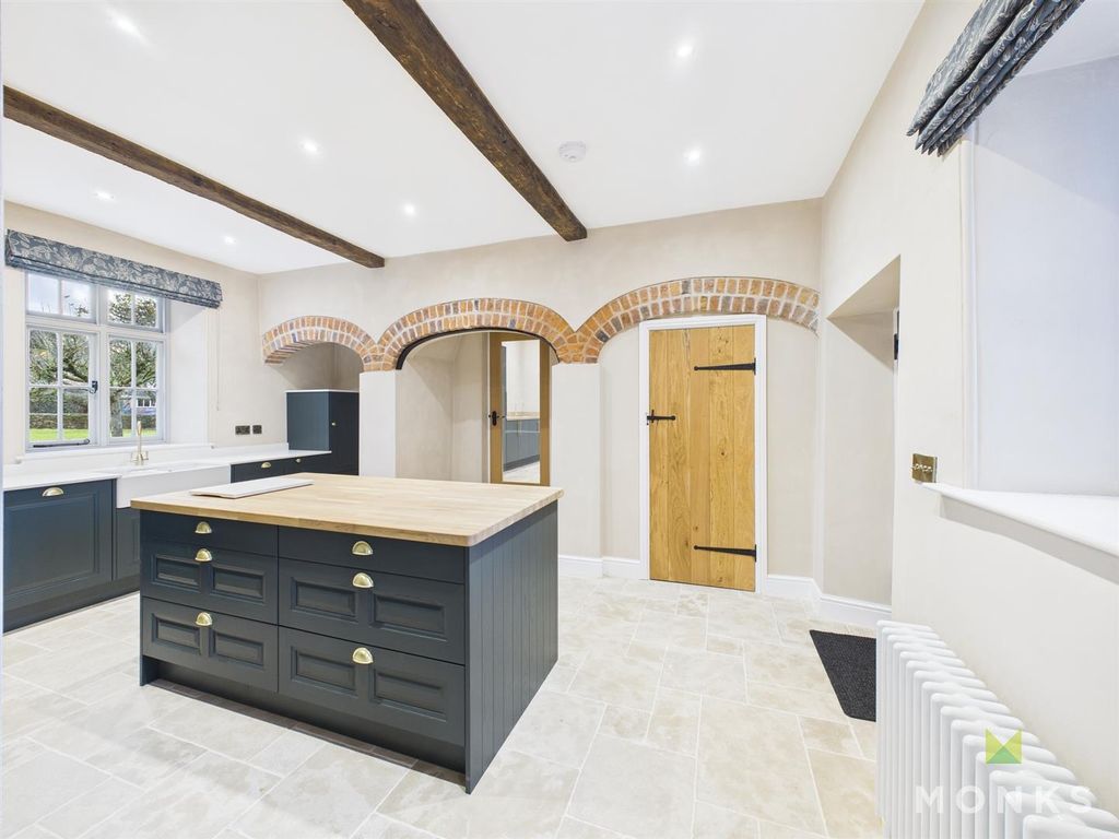 Property photo 3 of 28 Cam05160G0-Pr0039-Still016.Jpg