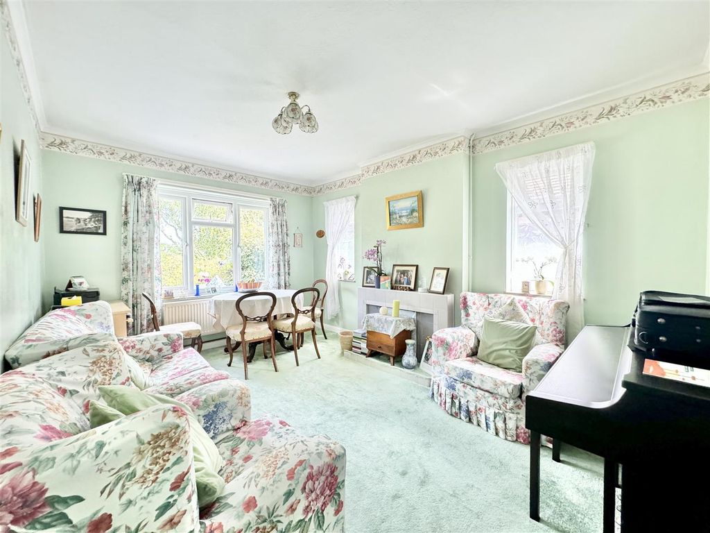 Property photo 2 of 23