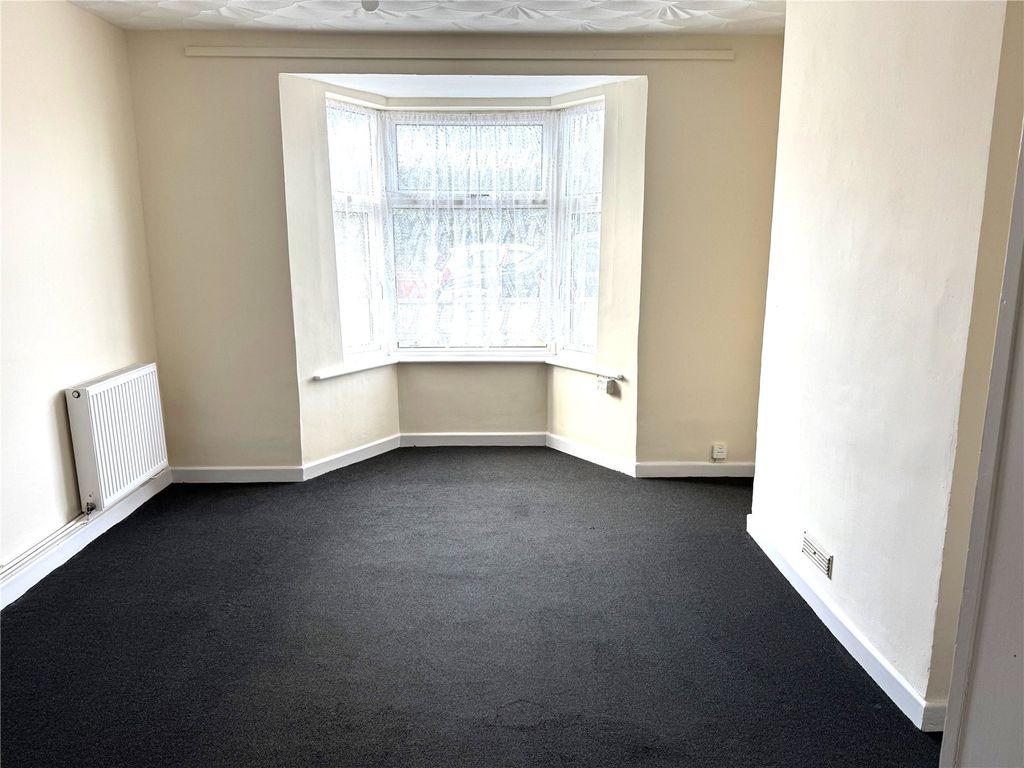 Property photo 2 of 12 Picture No. 02