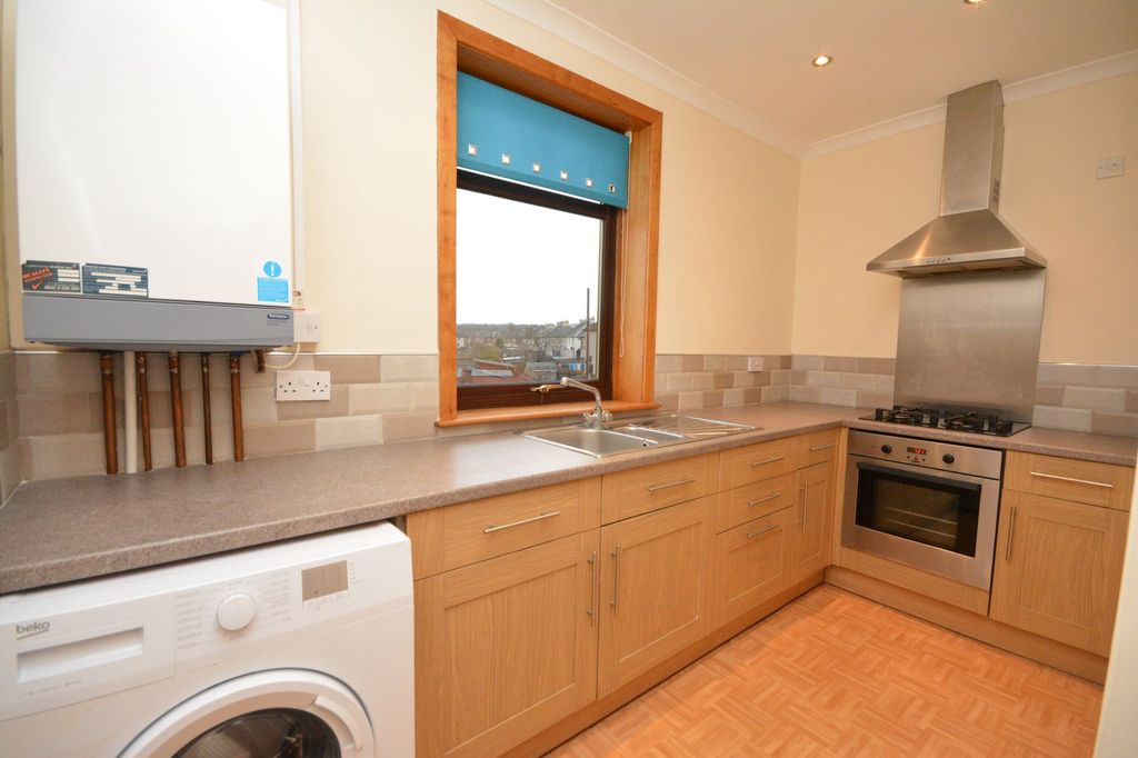 Property photo 3 of 8