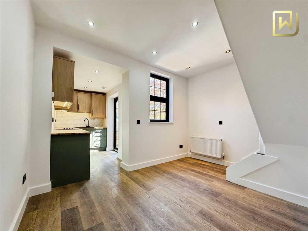 Property photo 3 of 25 Dining Area