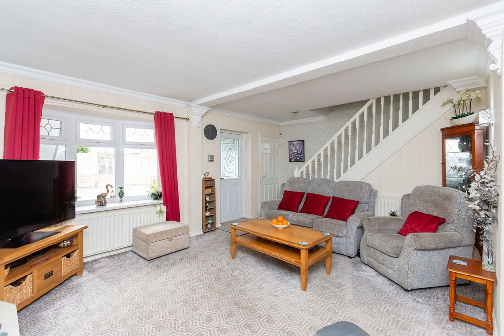Property photo 3 of 43