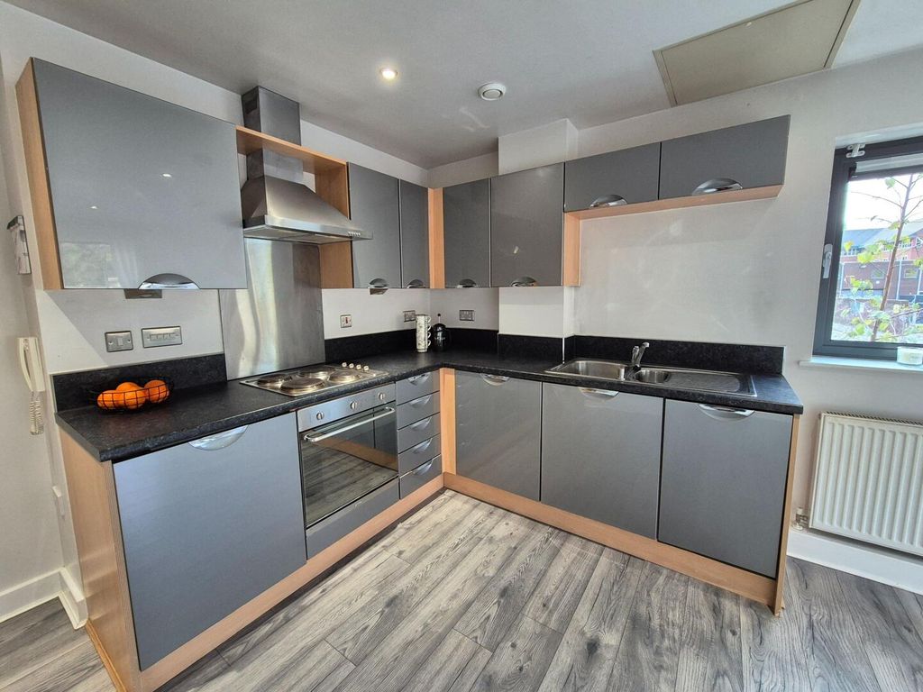 Property photo 1 of 11 Kitchen