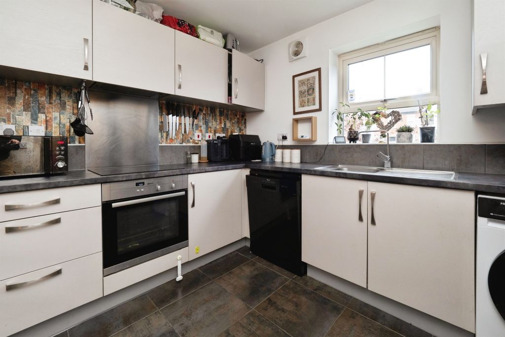 Property photo 3 of 13