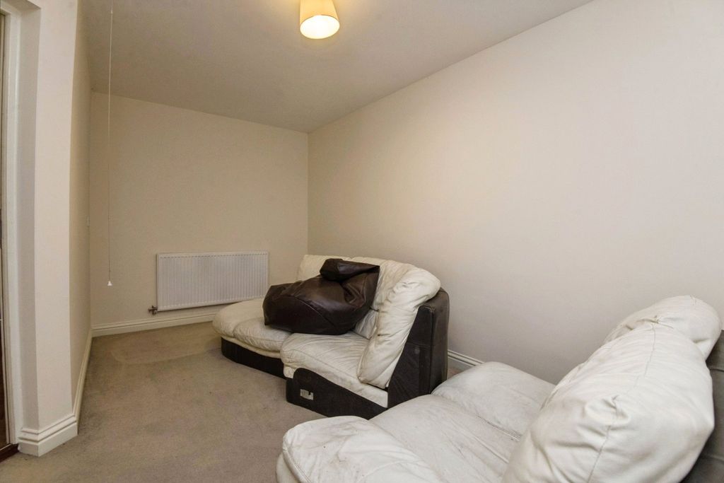 Property photo 2 of 15 Picture No. 68