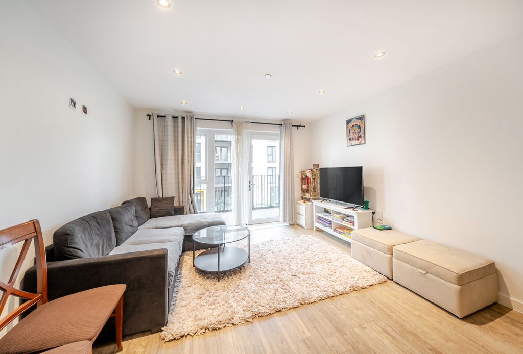 Property photo 1 of 11 1373064-17-6904A4...