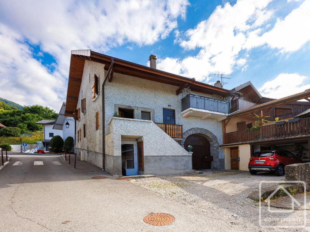 Property photo 1 of 40