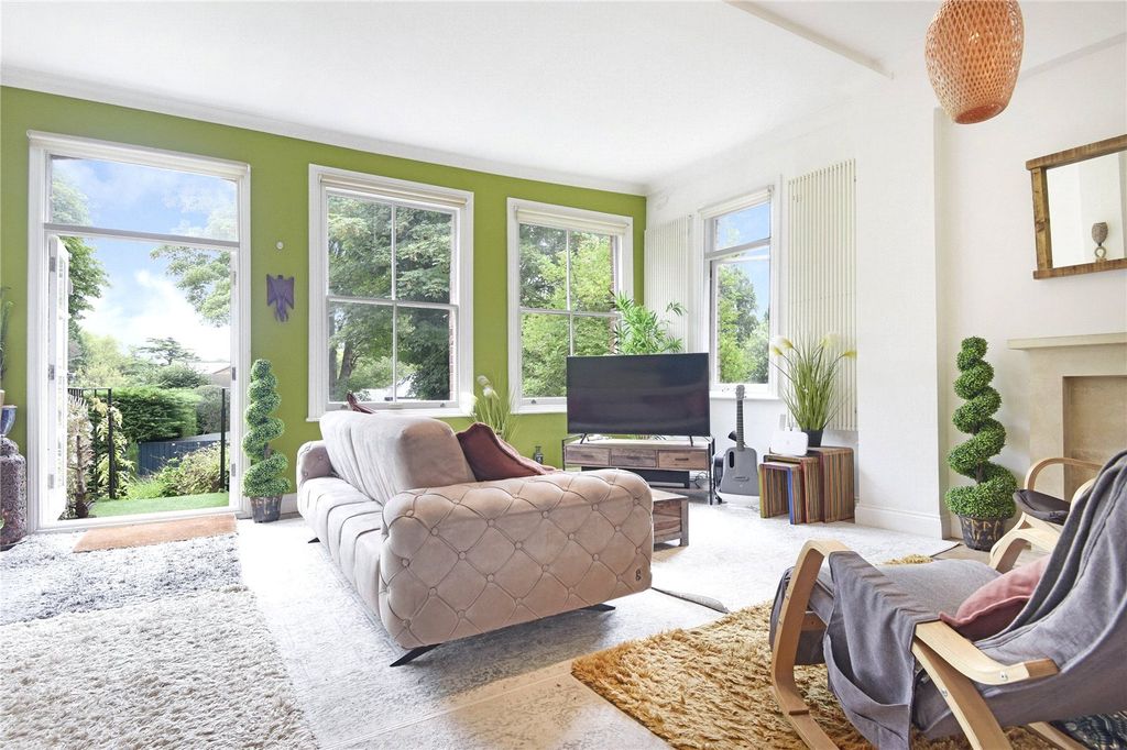 Property photo 3 of 28 Picture No. 17