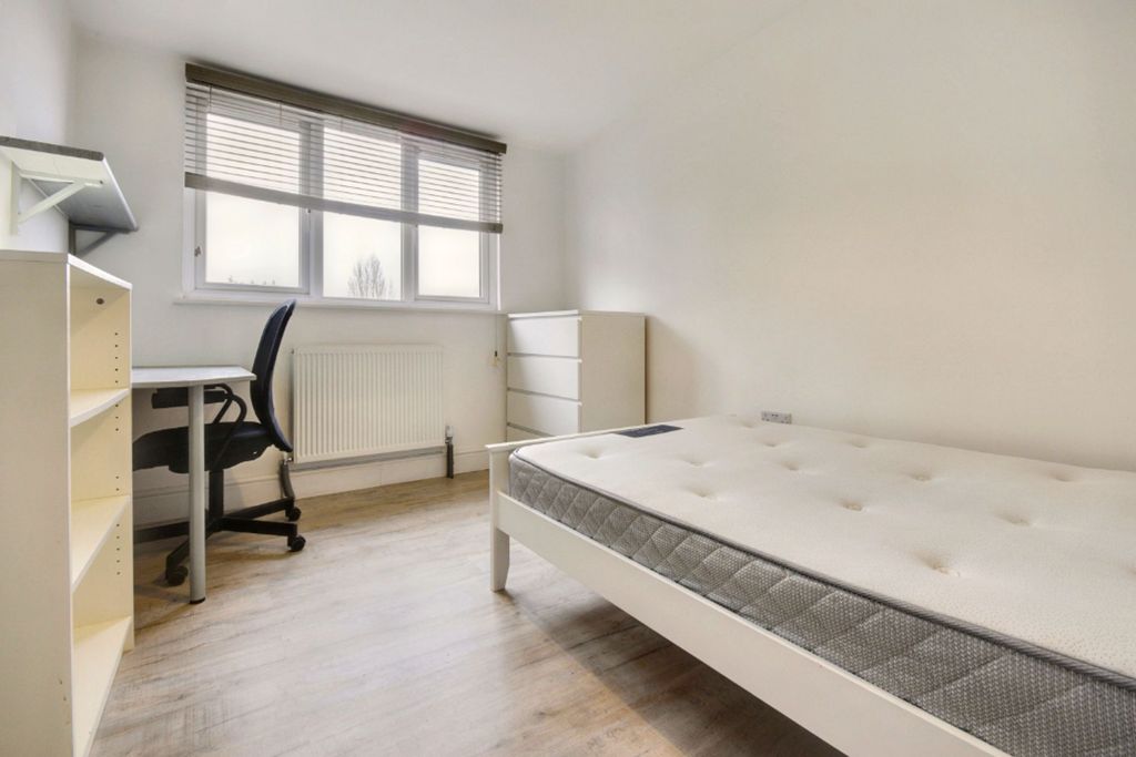 Property photo 2 of 11 Bedroom 4 (Single)