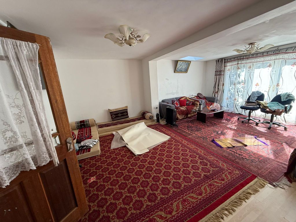 Property photo 3 of 9